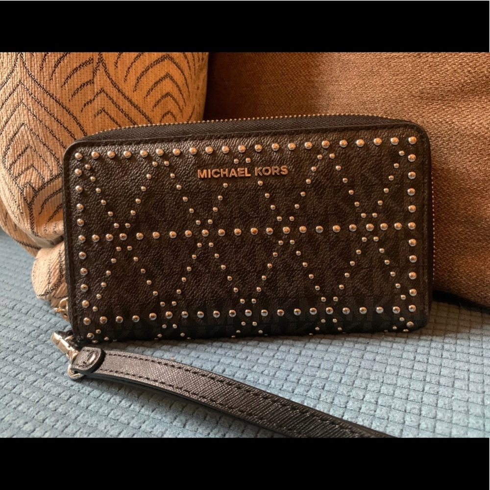 Michael Kors Money Pieces Travel Continental Wristlet